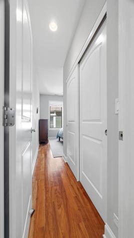 4442 North Damen Avenue Chicago IL 60625