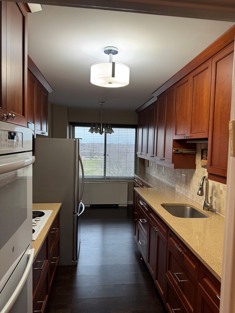 6933 North Kedzie Avenue Chicago IL 60645
