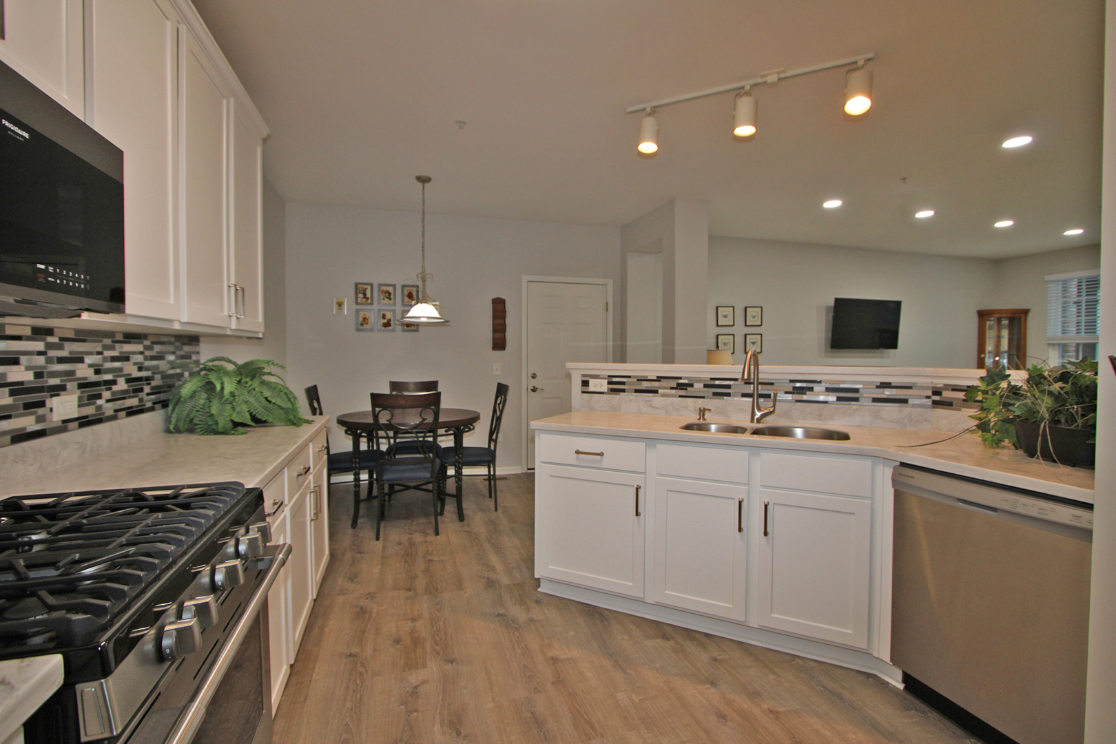 890 June Terrace Lake Zurich IL 60047