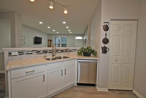 890 June Terrace Lake Zurich IL 60047
