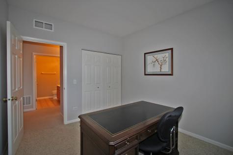 890 June Terrace Lake Zurich IL 60047