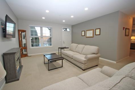 890 June Terrace Lake Zurich IL 60047
