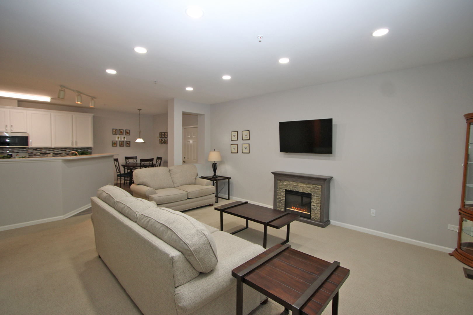 890 June Terrace Lake Zurich IL 60047