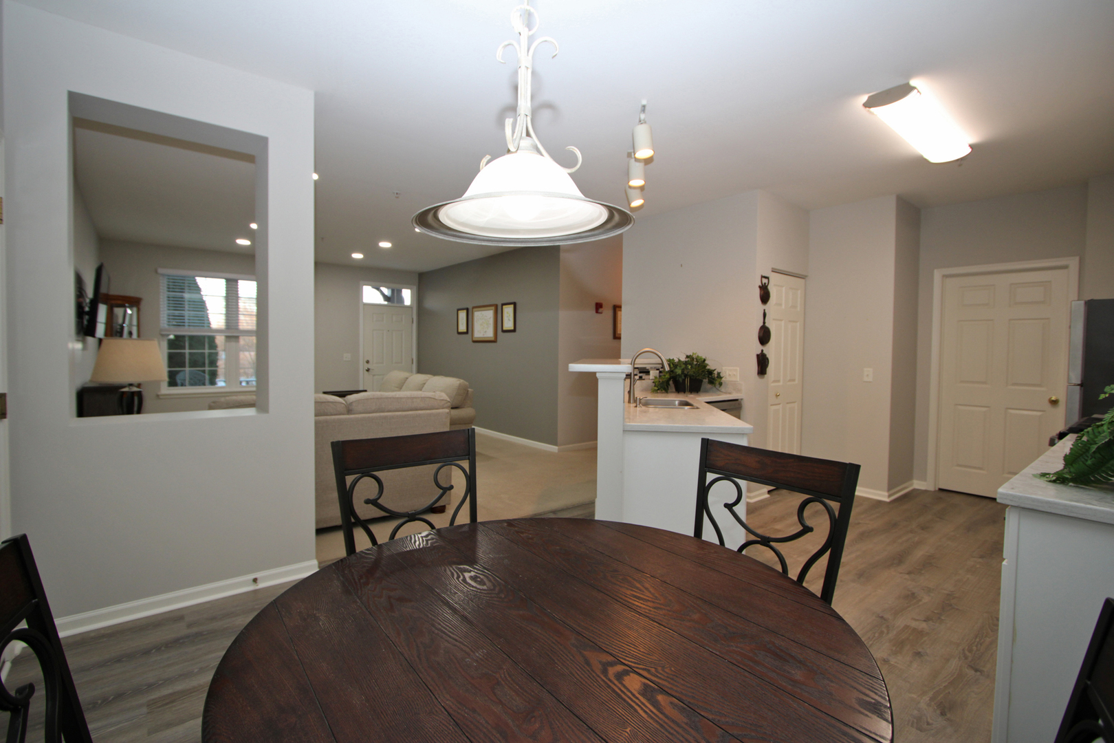 890 June Terrace Lake Zurich IL 60047