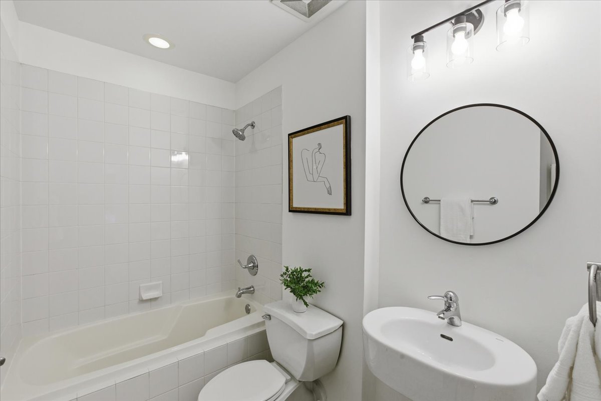 1158 West Armitage Avenue Chicago IL 60614
