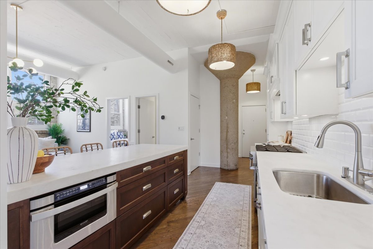 1158 West Armitage Avenue Chicago IL 60614
