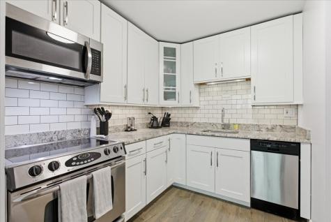 30 East Division Street Chicago IL 60610