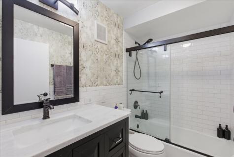 30 East Division Street Chicago IL 60610