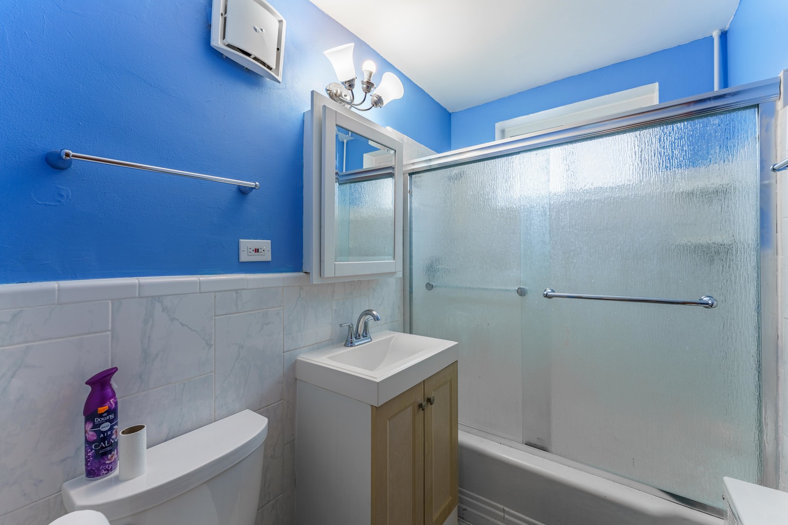 6035 North Damen Avenue Chicago IL 60659