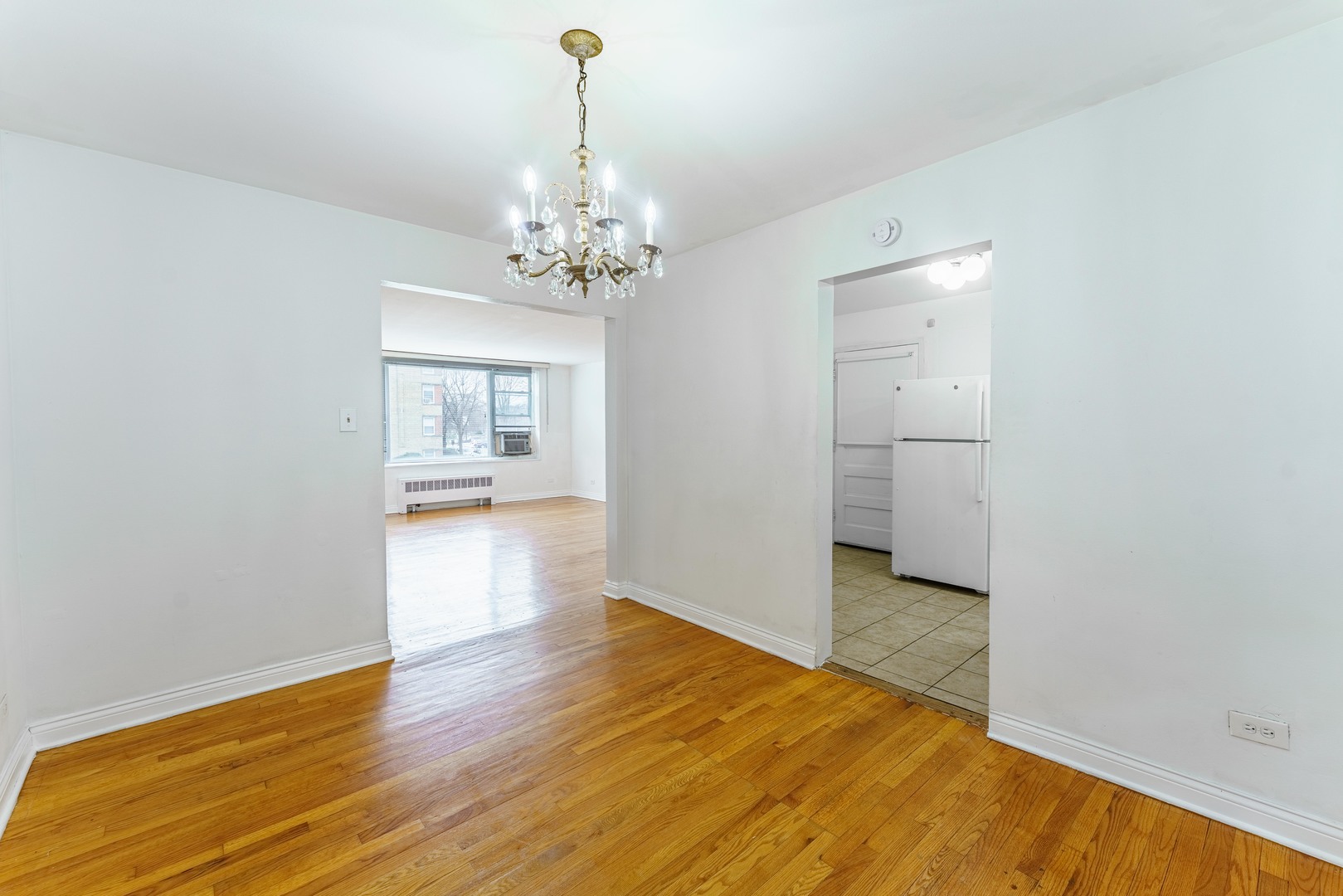 6035 North Damen Avenue Chicago IL 60659