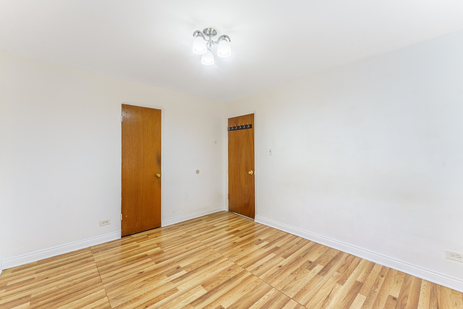 6035 North Damen Avenue Chicago IL 60659