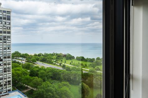 5415 North Sheridan Road Chicago IL 60640