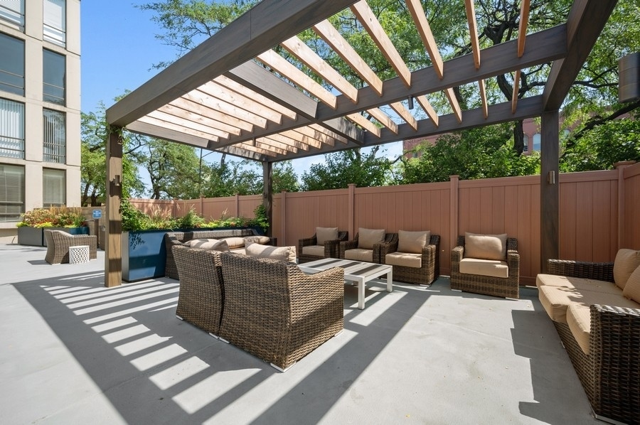 1660 North Lasalle Drive Chicago IL 60614