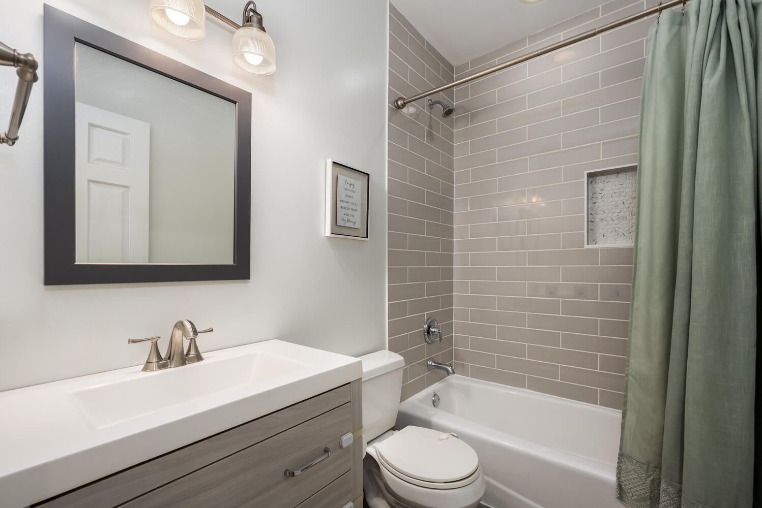 1242 West Ohio Street Chicago IL 60642