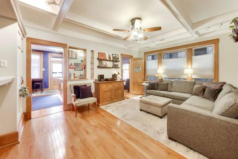 3808 North Pine Grove Avenue Chicago IL 60613