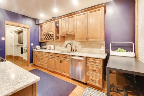 3808 North Pine Grove Avenue Chicago IL 60613