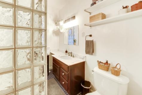 3808 North Pine Grove Avenue Chicago IL 60613