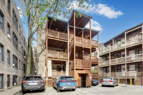 3808 North Pine Grove Avenue Chicago IL 60613