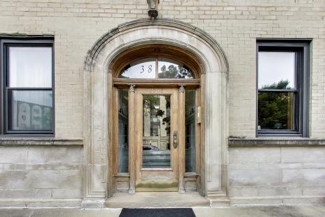 3808 North Pine Grove Avenue Chicago IL 60613
