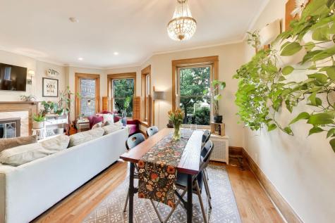 3808 North Pine Grove Avenue Chicago IL 60613