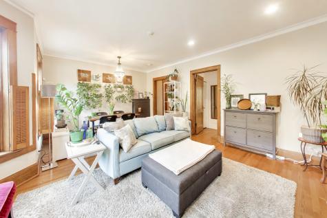 3808 North Pine Grove Avenue Chicago IL 60613