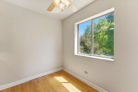 13248 West Circle Drive Parkway Crestwood IL 60418