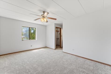 13248 West Circle Drive Parkway Crestwood IL 60418