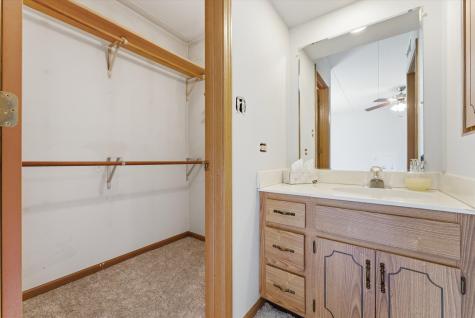 13248 West Circle Drive Parkway Crestwood IL 60418