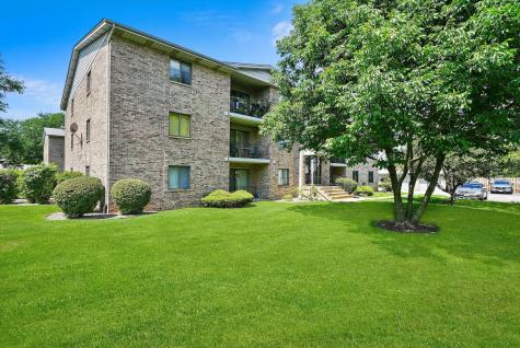 13248 West Circle Drive Parkway Crestwood IL 60418