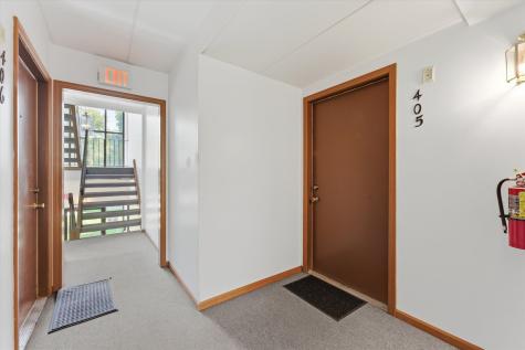 13248 West Circle Drive Parkway Crestwood IL 60418