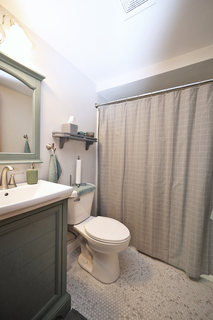 4946 Douglas Road Downers Grove IL 60515