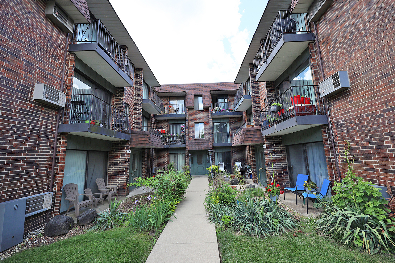 4946 Douglas Road Downers Grove IL 60515