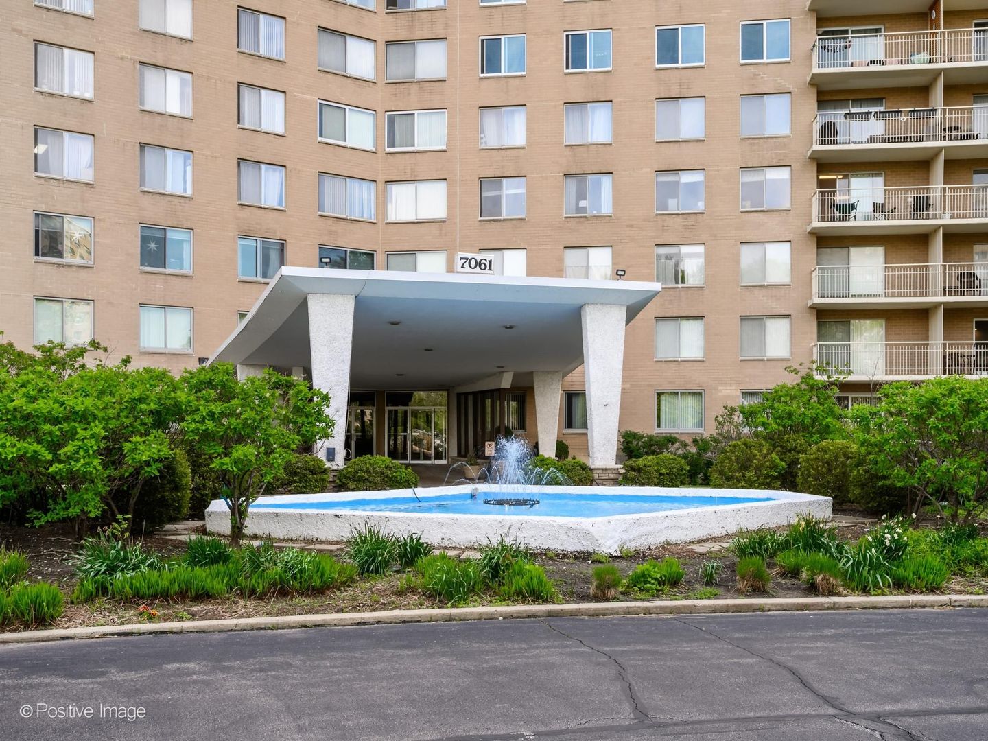 7061 North Kedzie Avenue Chicago IL 60645