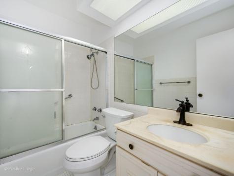 7061 North Kedzie Avenue Chicago IL 60645