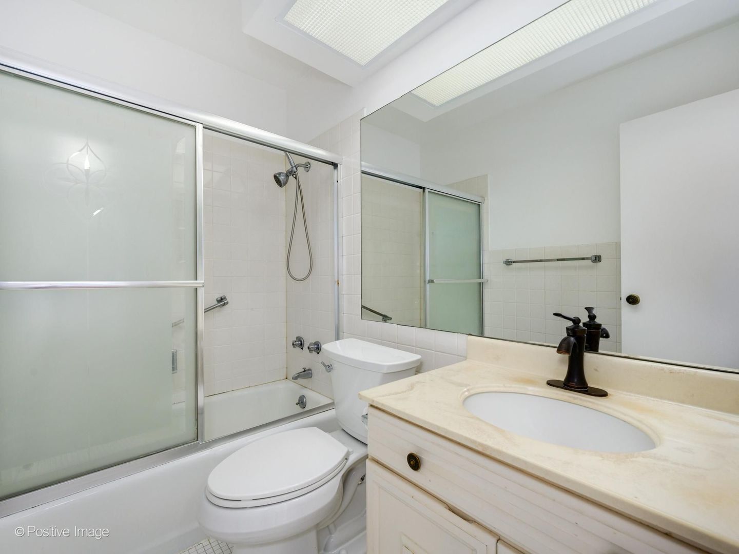 7061 North Kedzie Avenue Chicago IL 60645