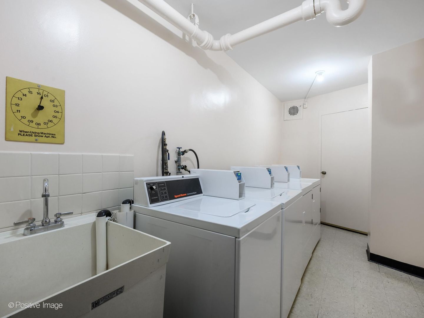 7061 North Kedzie Avenue Chicago IL 60645
