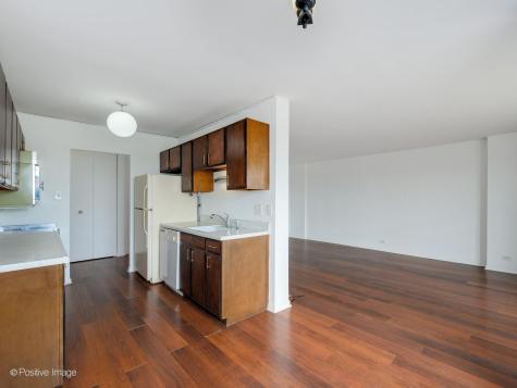 7061 North Kedzie Avenue Chicago IL 60645