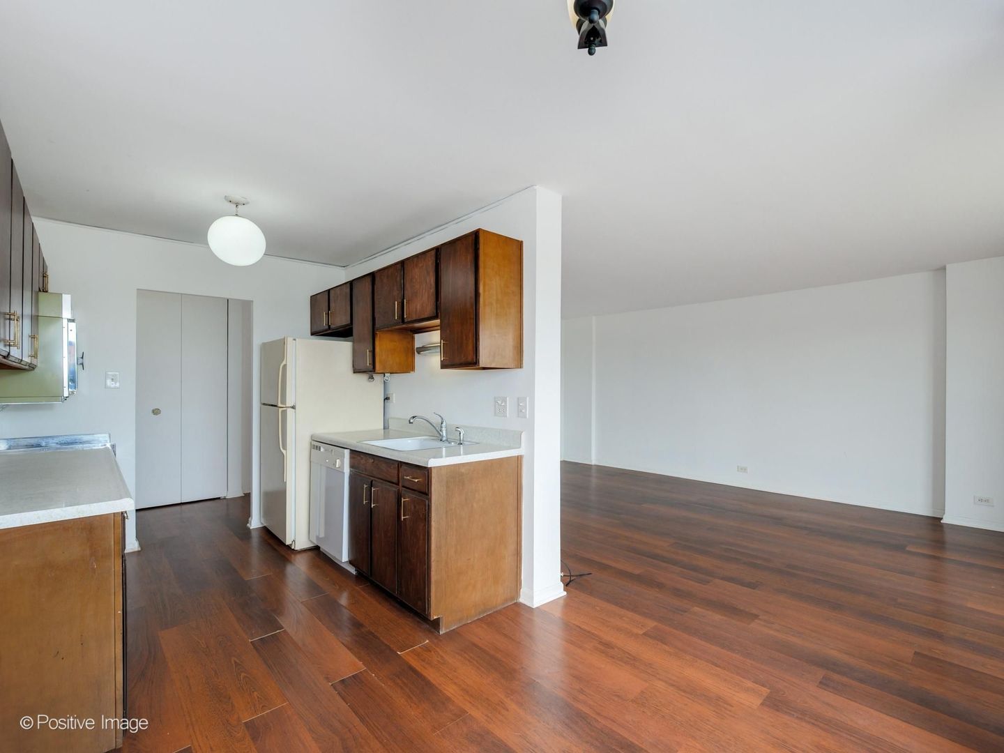 7061 North Kedzie Avenue Chicago IL 60645