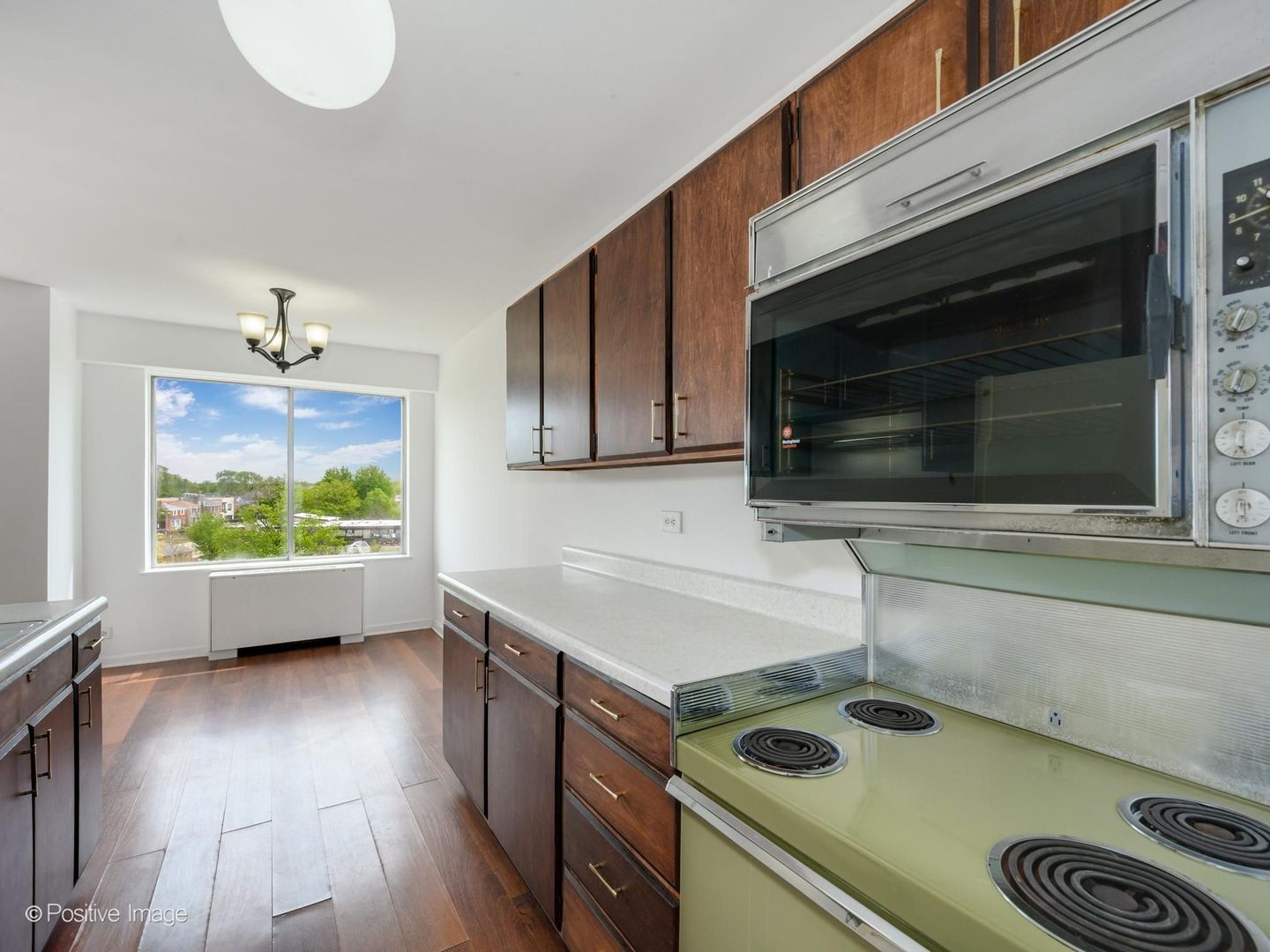 7061 North Kedzie Avenue Chicago IL 60645