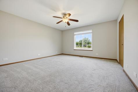 729 Fieldcrest Drive South Elgin IL 60177