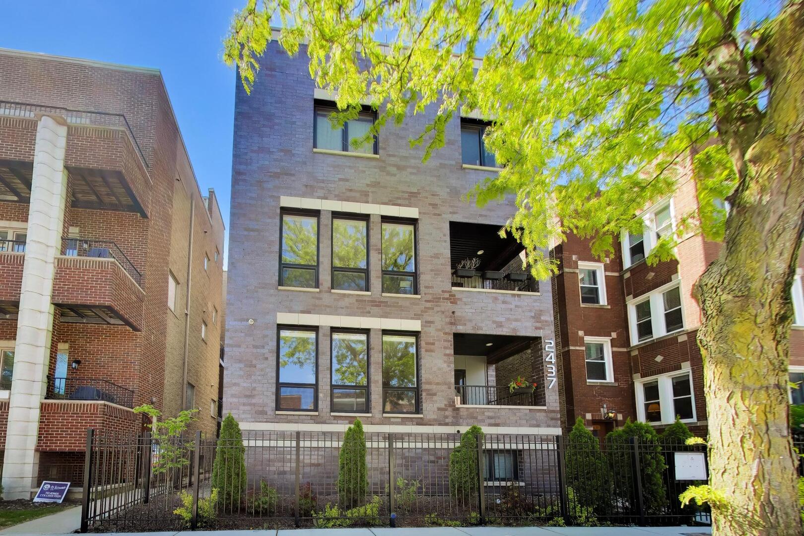 2437 West Foster Avenue Chicago IL 60625