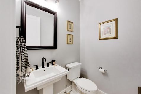 2437 West Foster Avenue Chicago IL 60625
