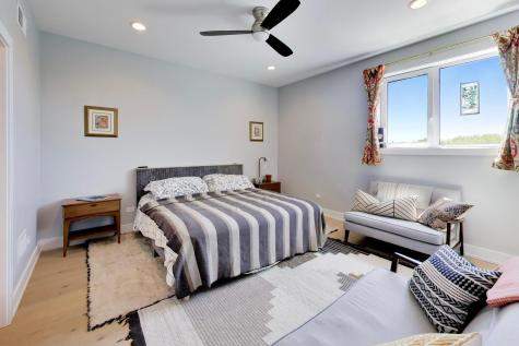 2437 West Foster Avenue Chicago IL 60625