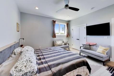 2437 West Foster Avenue Chicago IL 60625