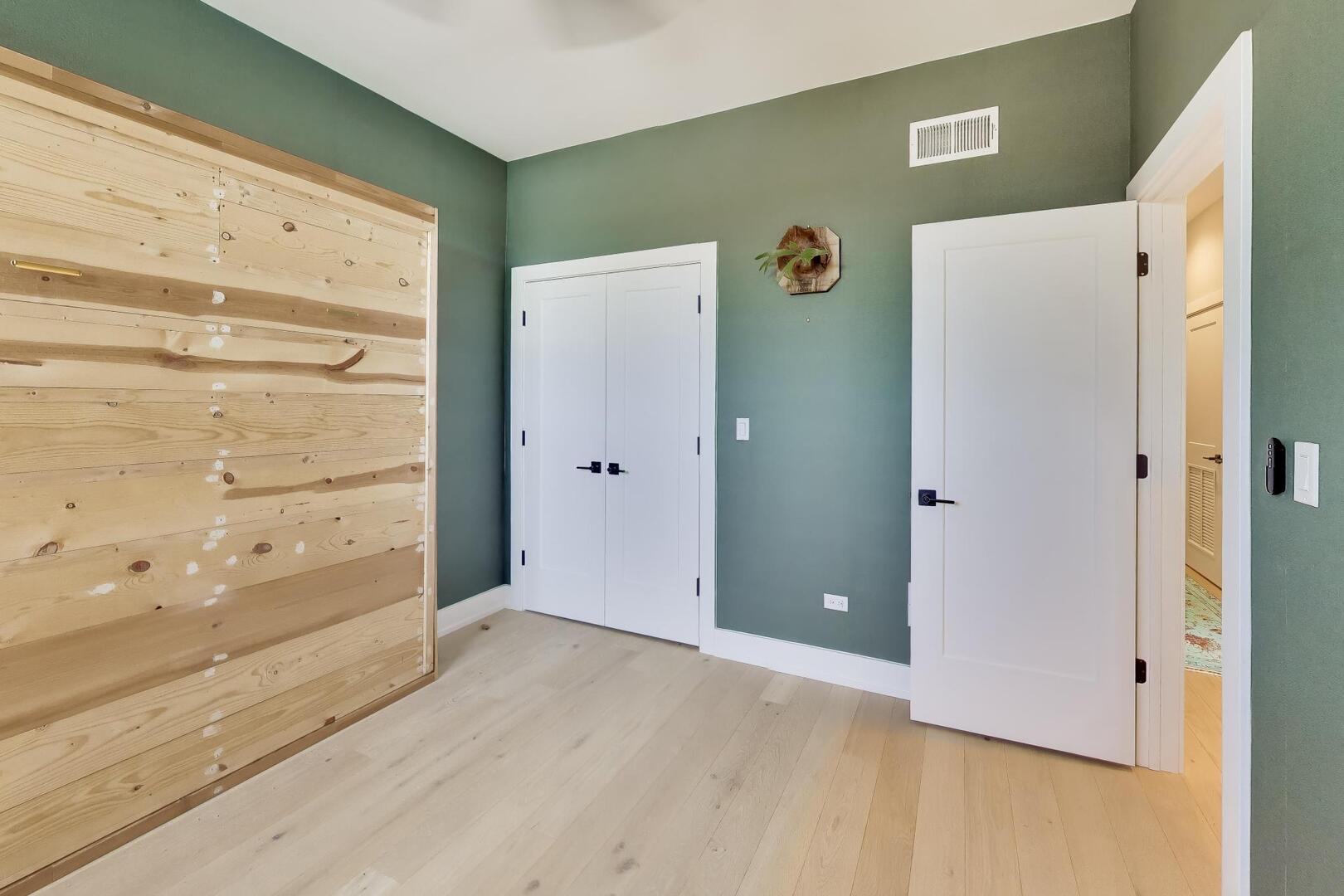 2437 West Foster Avenue Chicago IL 60625