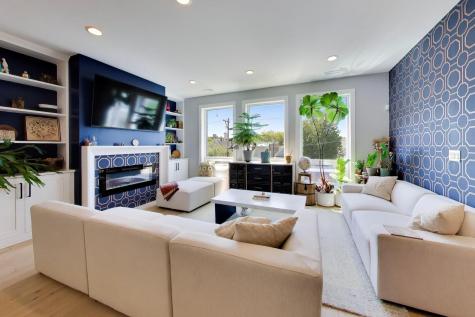 2437 West Foster Avenue Chicago IL 60625