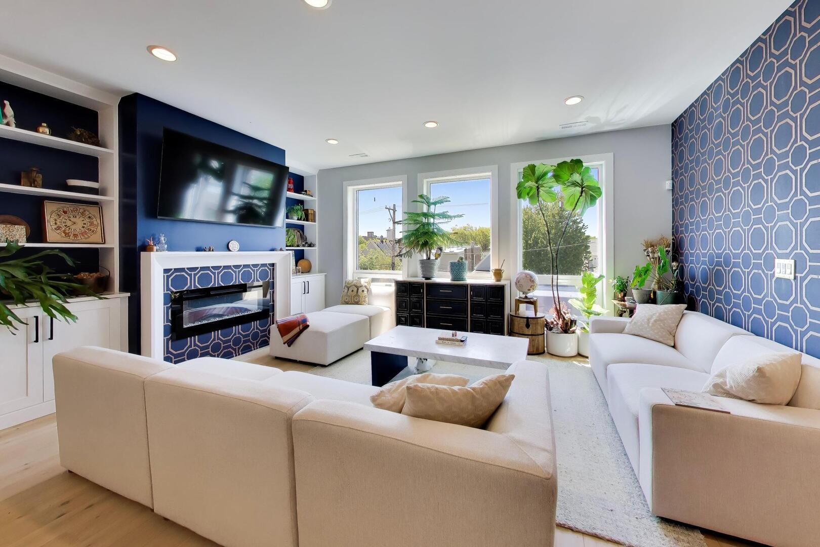 2437 West Foster Avenue Chicago IL 60625