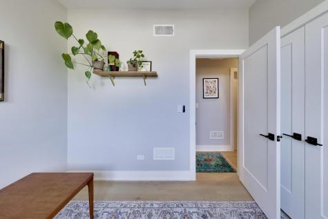 2437 West Foster Avenue Chicago IL 60625