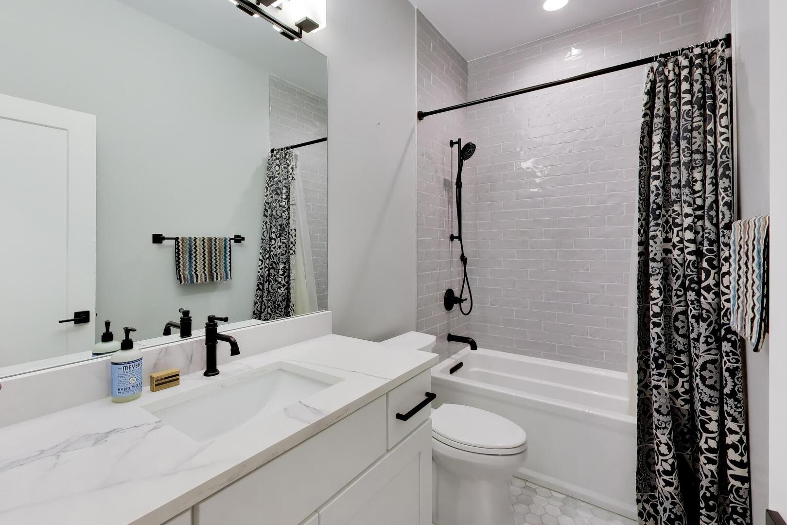2437 West Foster Avenue Chicago IL 60625
