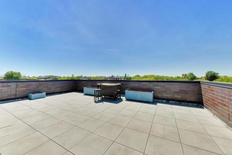 2437 West Foster Avenue Chicago IL 60625